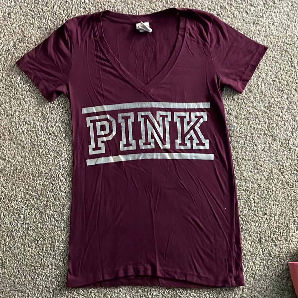 ✨VS PINK V-Neck